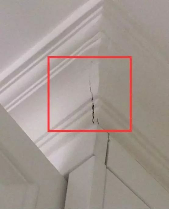 石膏線開裂